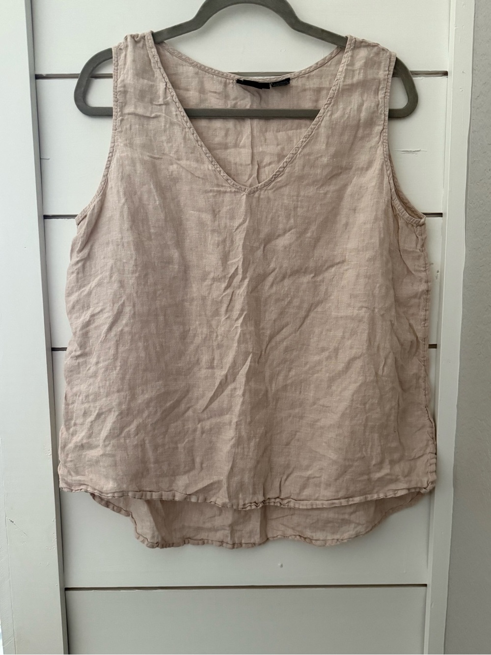 Jones New York Linen V-Neck Sleeveless Tank Top in Taupe